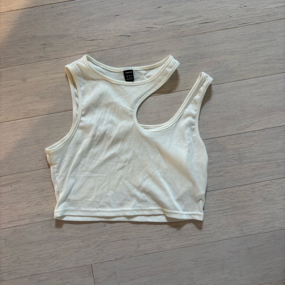 SHEIN Cream Cutout Tank Top